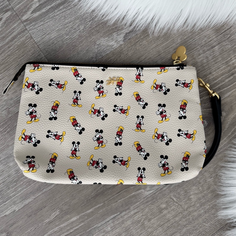 ❤️🖤 Disney Baby x Freshly Picked Classic Zip Pouch